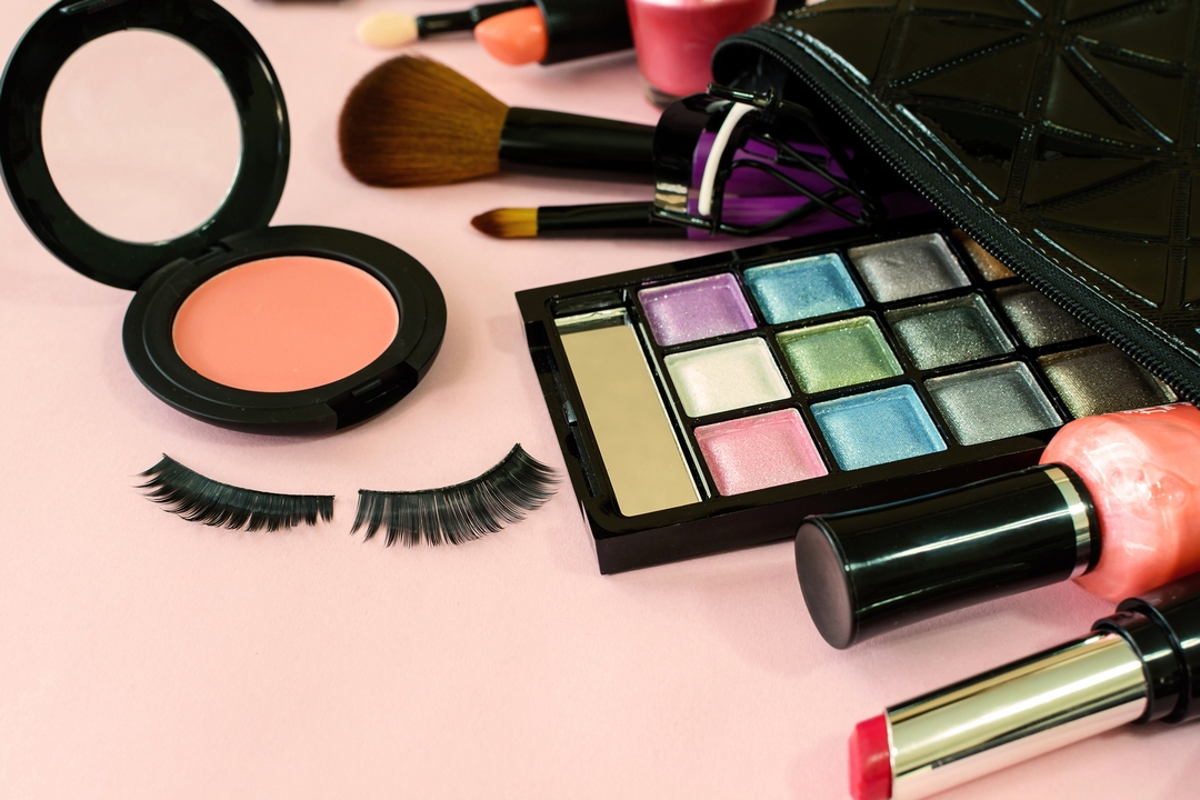 5 Beauty Supplies You Should Have in Your Eyelash Extension Kit The